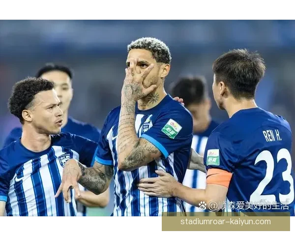 扎克·库克在英超联赛中状态回暖，逐渐成为球队的重要力量。